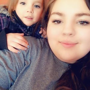 Meet your Posher, Hayley